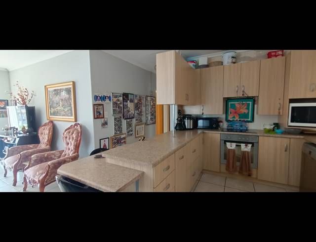 2 BEDROOM TOWNHOUSE FOR SALE IN SUNAIR PARK